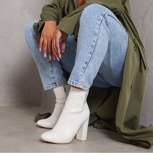 BNIB Pretty Little Thing White Faux Leather Heeled Ankle Boots
